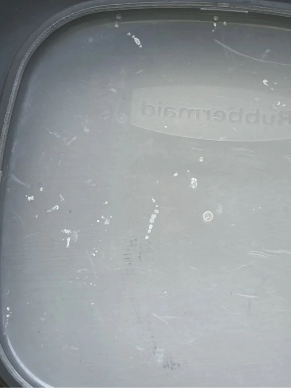 Rubbermaid Glass Storage Container 5.5 Cup/1.3 Liter with Black Lid 7N64